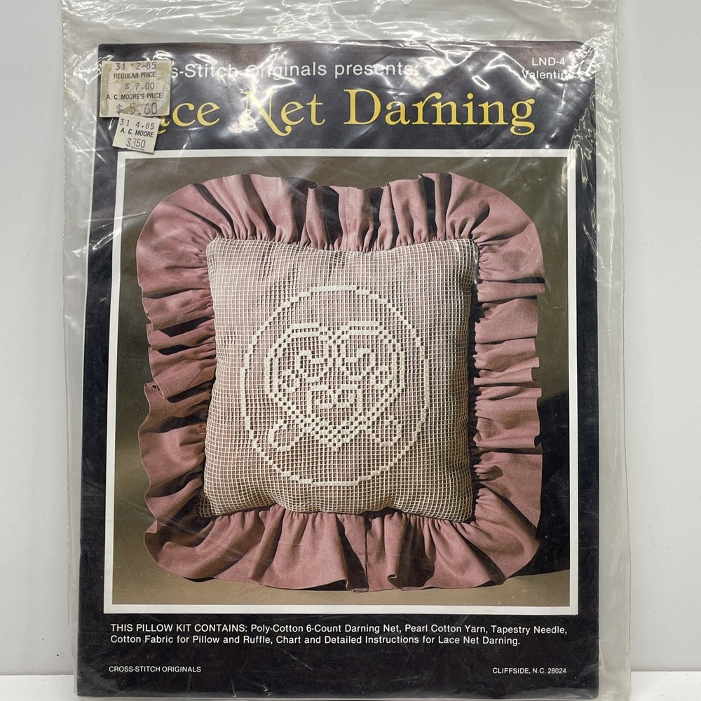 Cross Stitch Originals Lace Net Darning‎ Valentine Heart Pillow Kit 1984 VTG EL2